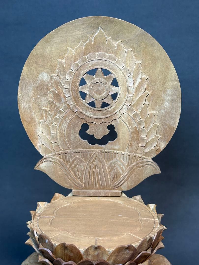 白檀　金泥書　大如来3寸　六角ケマン台　木彫り　仏像　アンティーク　置物　骨董