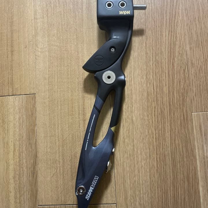 WIN&WIN INNO CXT H25  右射ち用　アーチェリー　ハンドル