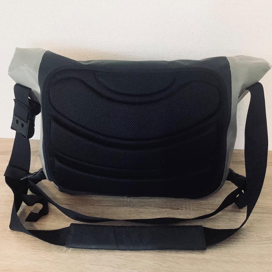 mont-bell　モンベル　メッセンジャー　バッグ　防水　ドライ　M　美品