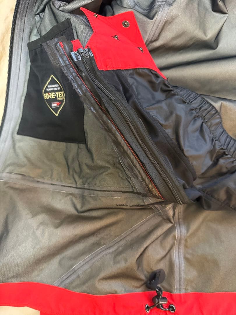 テルヌア　アセントジャケット gtx
