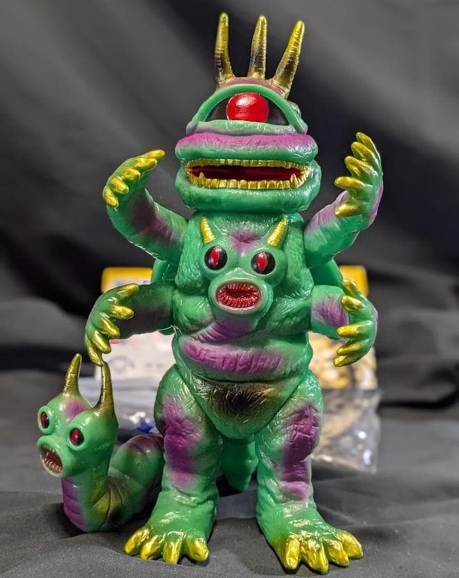 バクラー＋寄生虫「スペクトルマン」登場怪獣（メディコムトイ）蓄光ソフビフィギュア