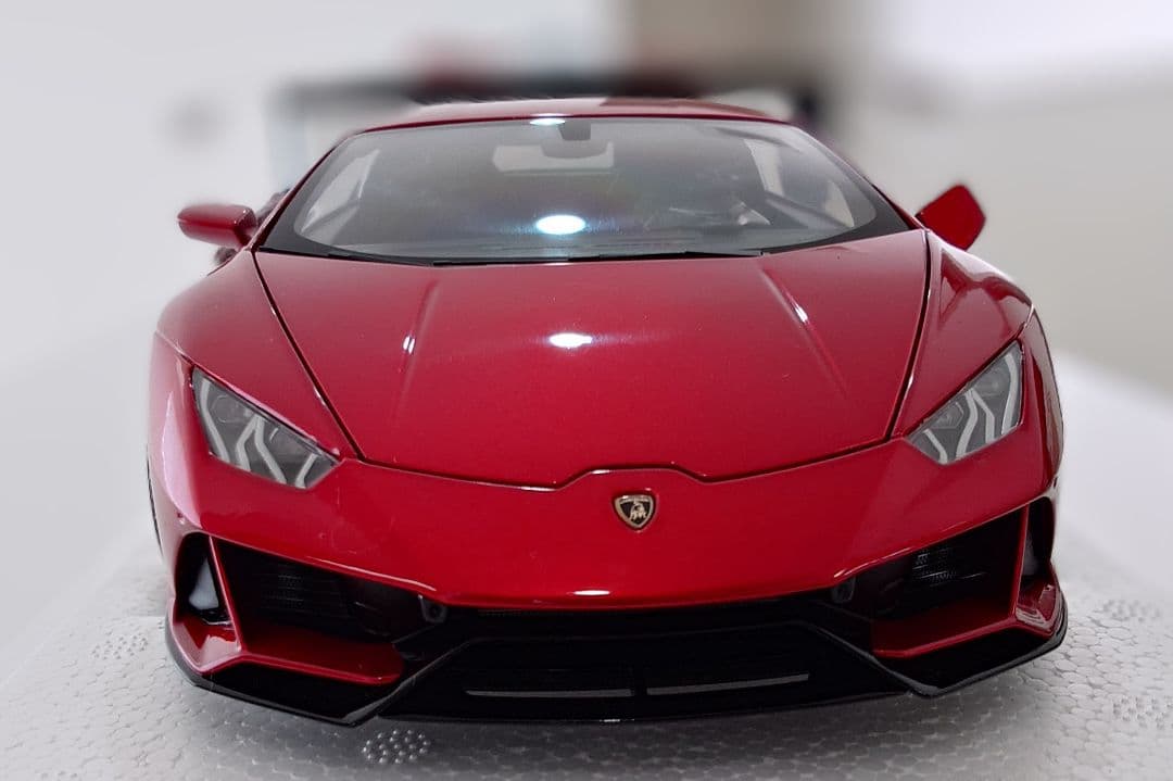 Lamborghini Huracán EVO レッド1/18【AUTOART】