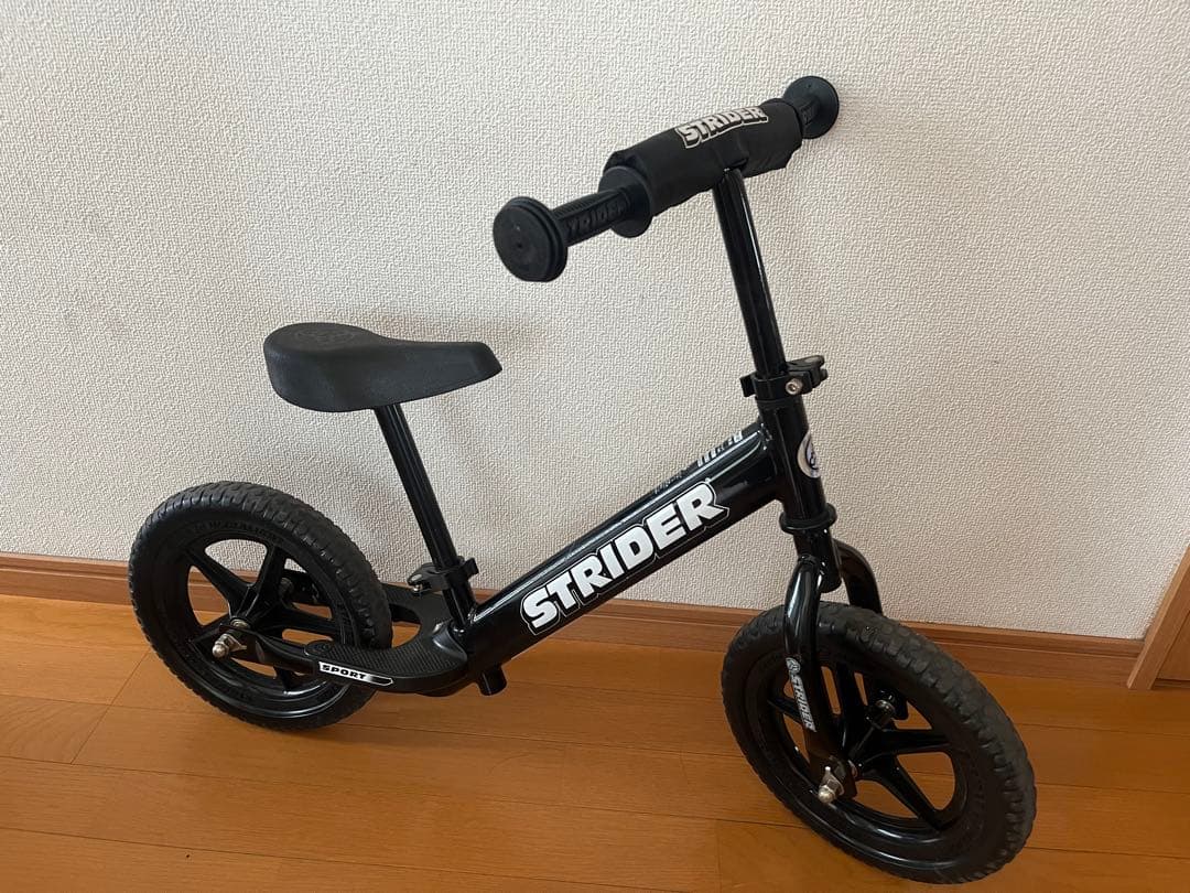ストライダー スポーツモデル 12インチ ブラック 【日本正規品】美品