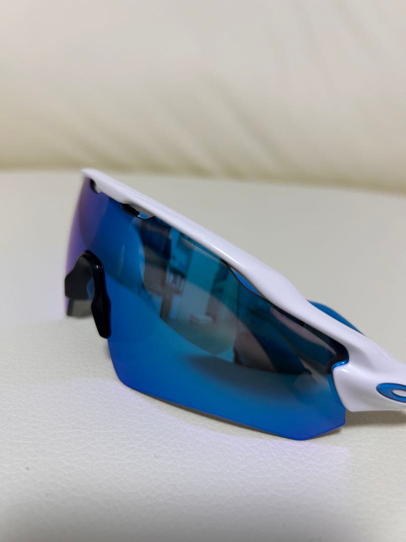 Oakley スポーツサングラス ホワイト/ブルー