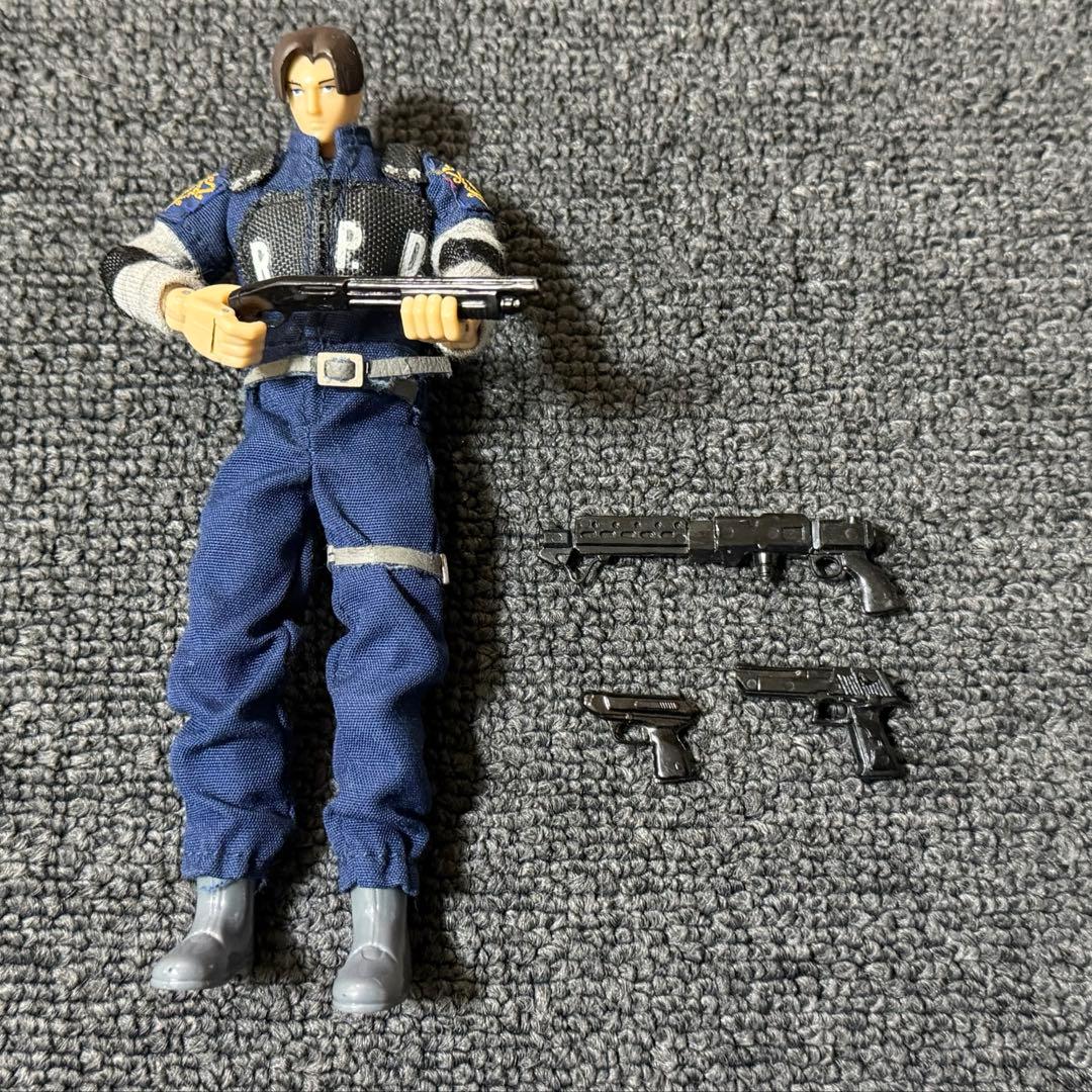 バイオハザード アクションフィギュア レオン 1/12スケール