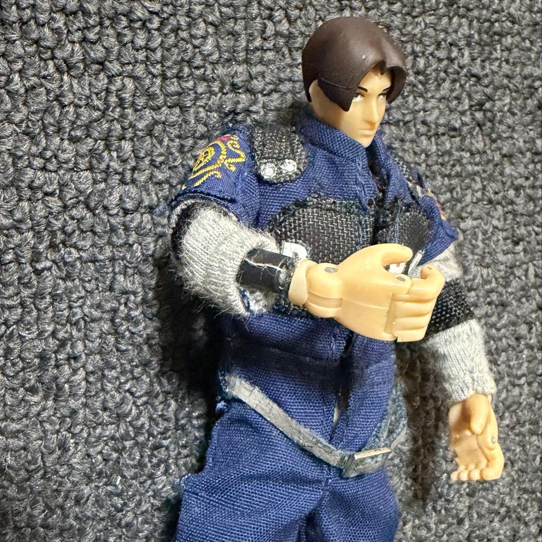 バイオハザード アクションフィギュア レオン 1/12スケール
