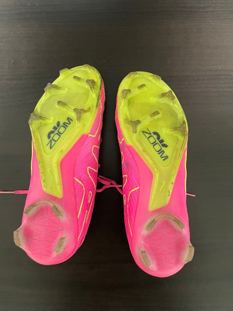 Nike Zoom サッカーシューズ ピンク