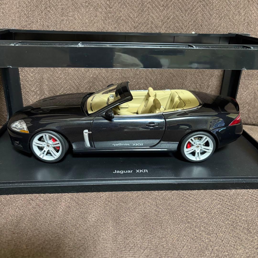 AUTOart Jaguar XKR 1/18 ミニカー