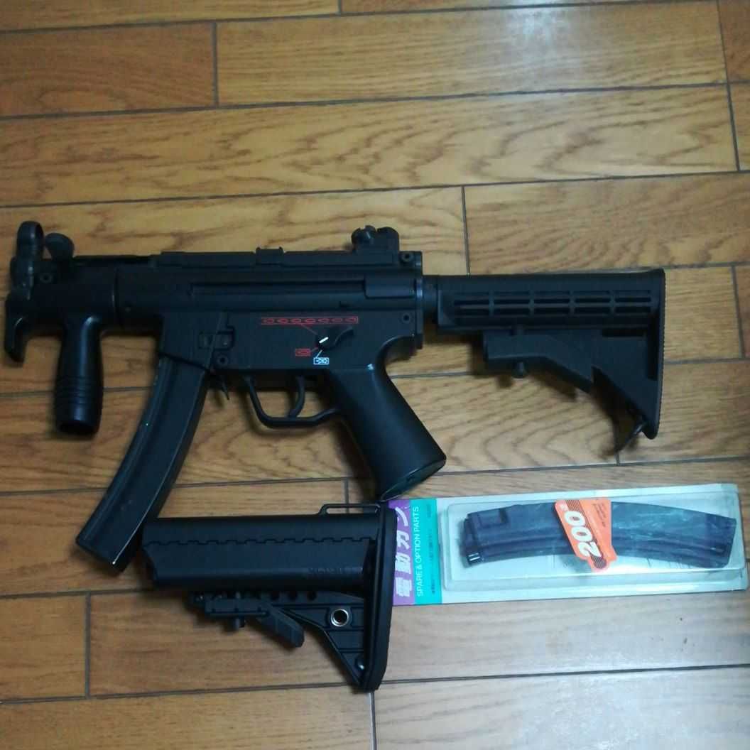 こいちゃん専用　リポバッテリー付き東京マルイ 電動ガンMP5K(クルツ)