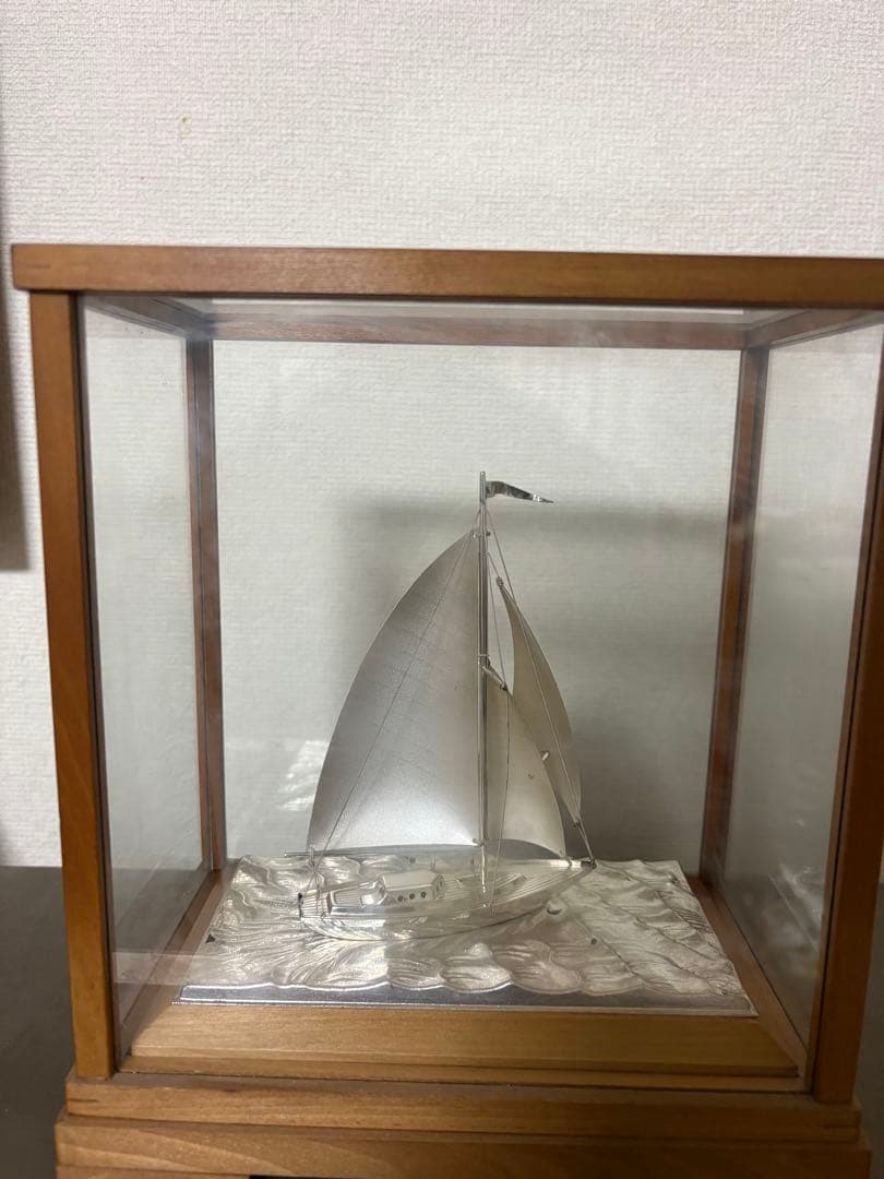 銀製ヨット(960)128g(土台を取り除いた重量)ガラスケース付