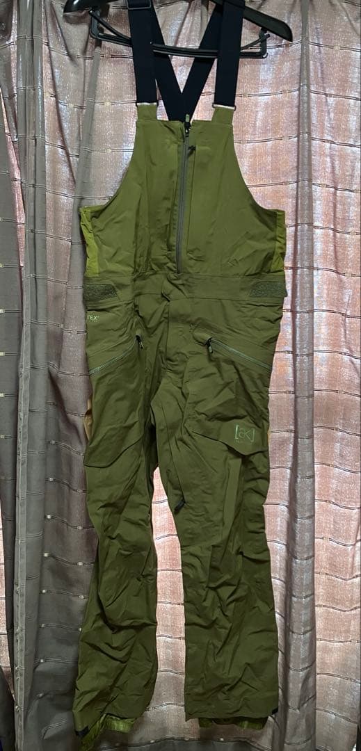 Burton ［ak］ FreeBird BIB パンツ サイズXS