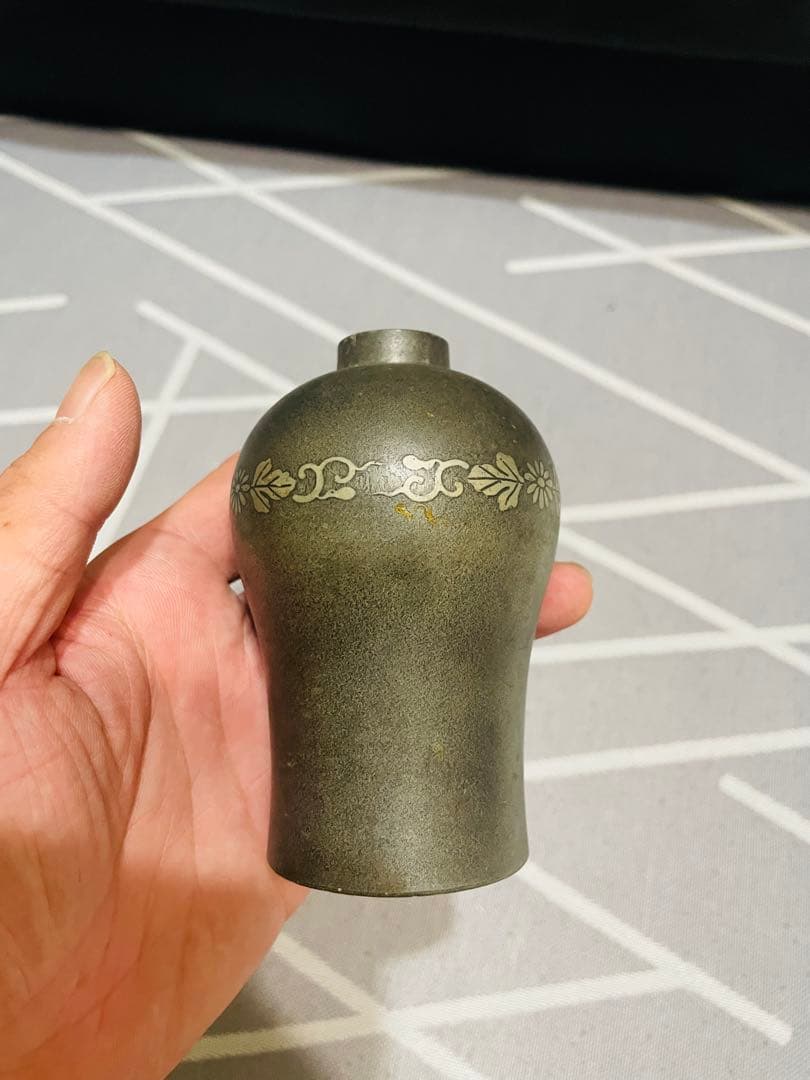 锡器古いです