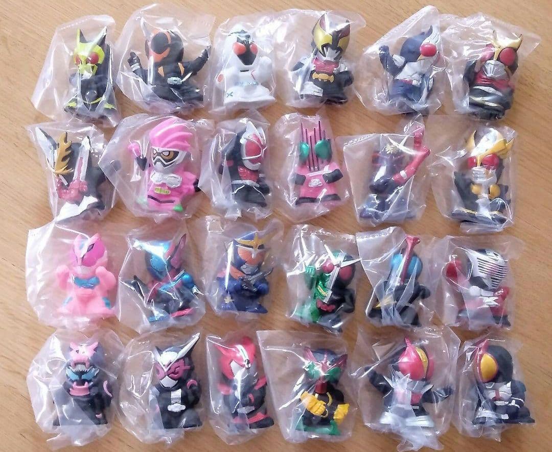 仮面ライダーキッズ　リバイス登場編　コンプリートセット　ソフビ人形　フィギュア