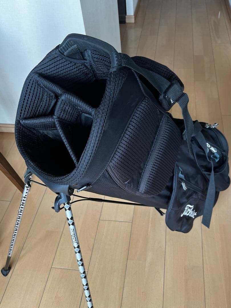 良品Titleistタイトリスト スタンド式キャディバッグ 軽量　９型　ブラック