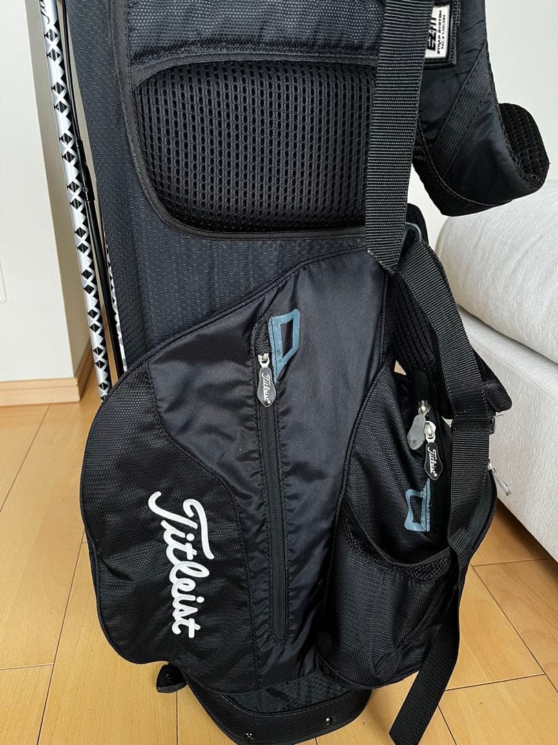良品Titleistタイトリスト スタンド式キャディバッグ 軽量　９型　ブラック