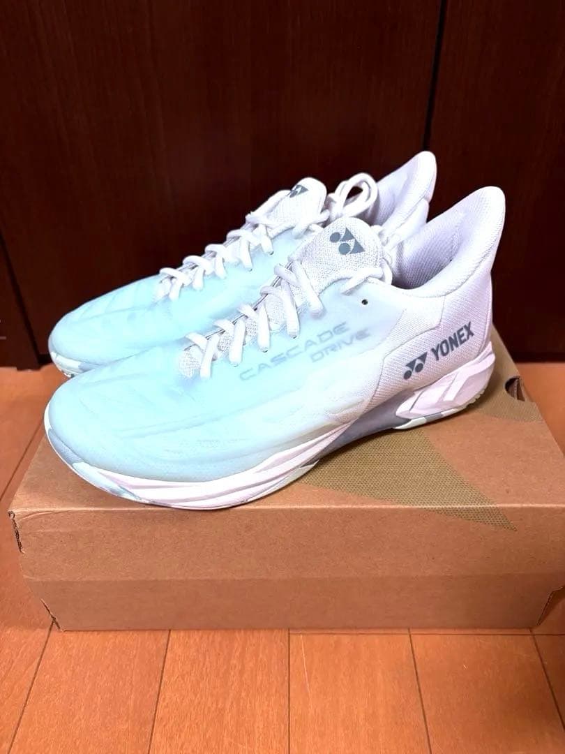 美品・送料無料YONEX バドミントンシューズ 25.0㎝ミント/ホワイト