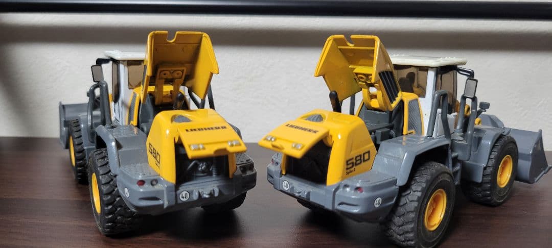 siku 3533 radlader liebherr R580 2台