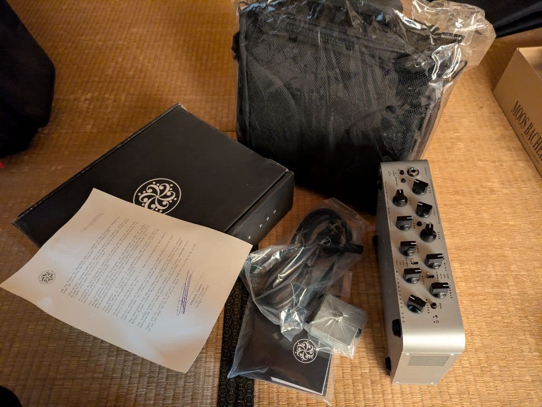小型可変式高出力 Darkglass Microtubes900 ヘッドアンプ