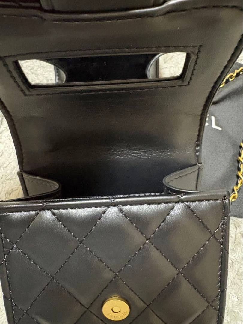 CHANEL ブラック ミニバッグ