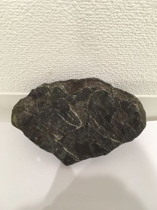 蛇紋岩　紫