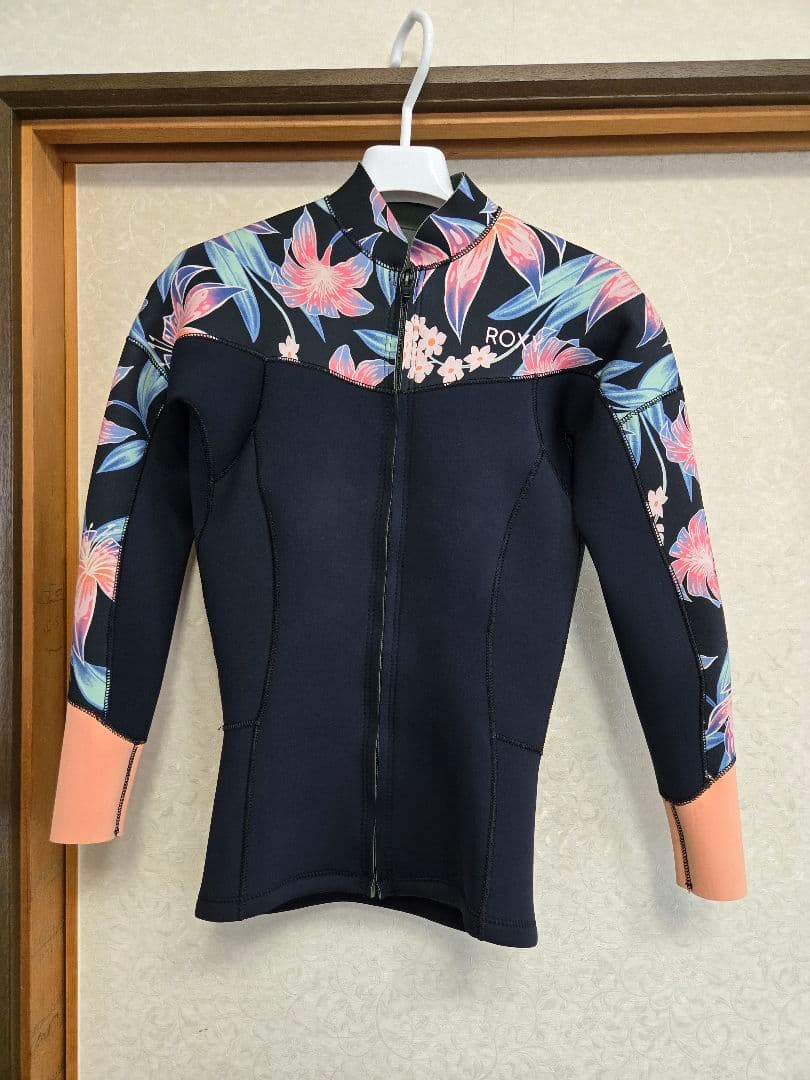 ROXY ロキシー フラワーパターン タッパー Lサイズ