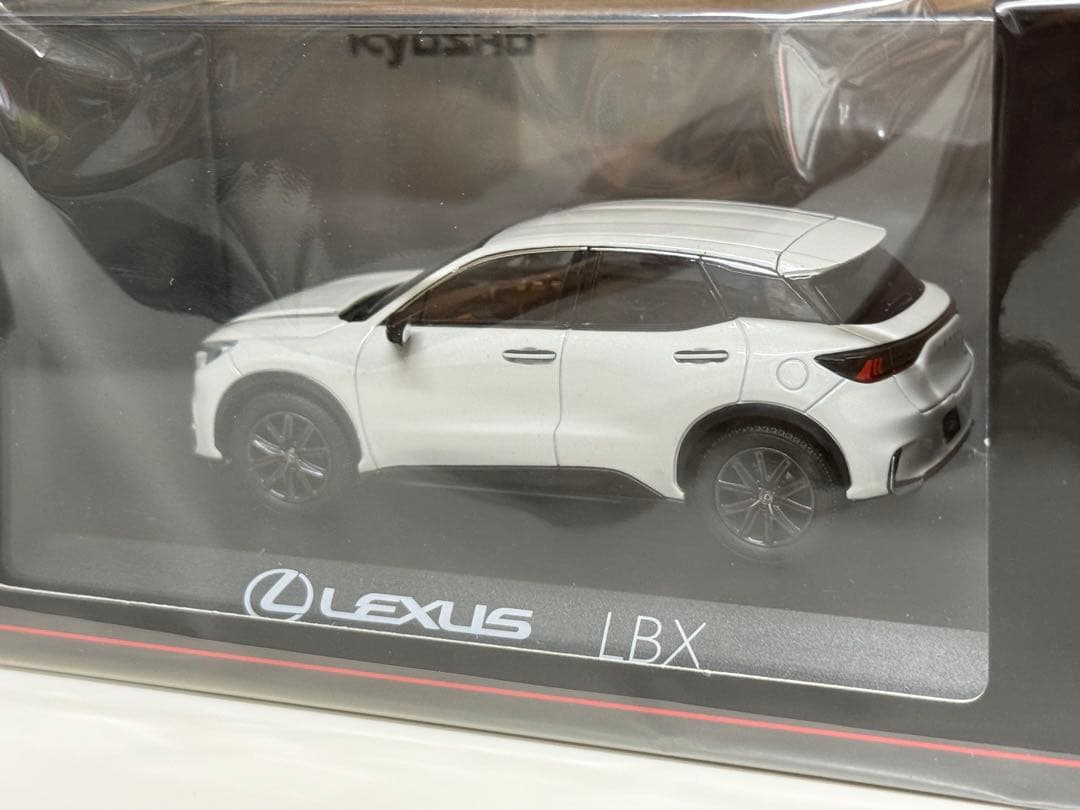 【新品】京商 レクサスLBX ミニカー ソニッククォーツ 1/43