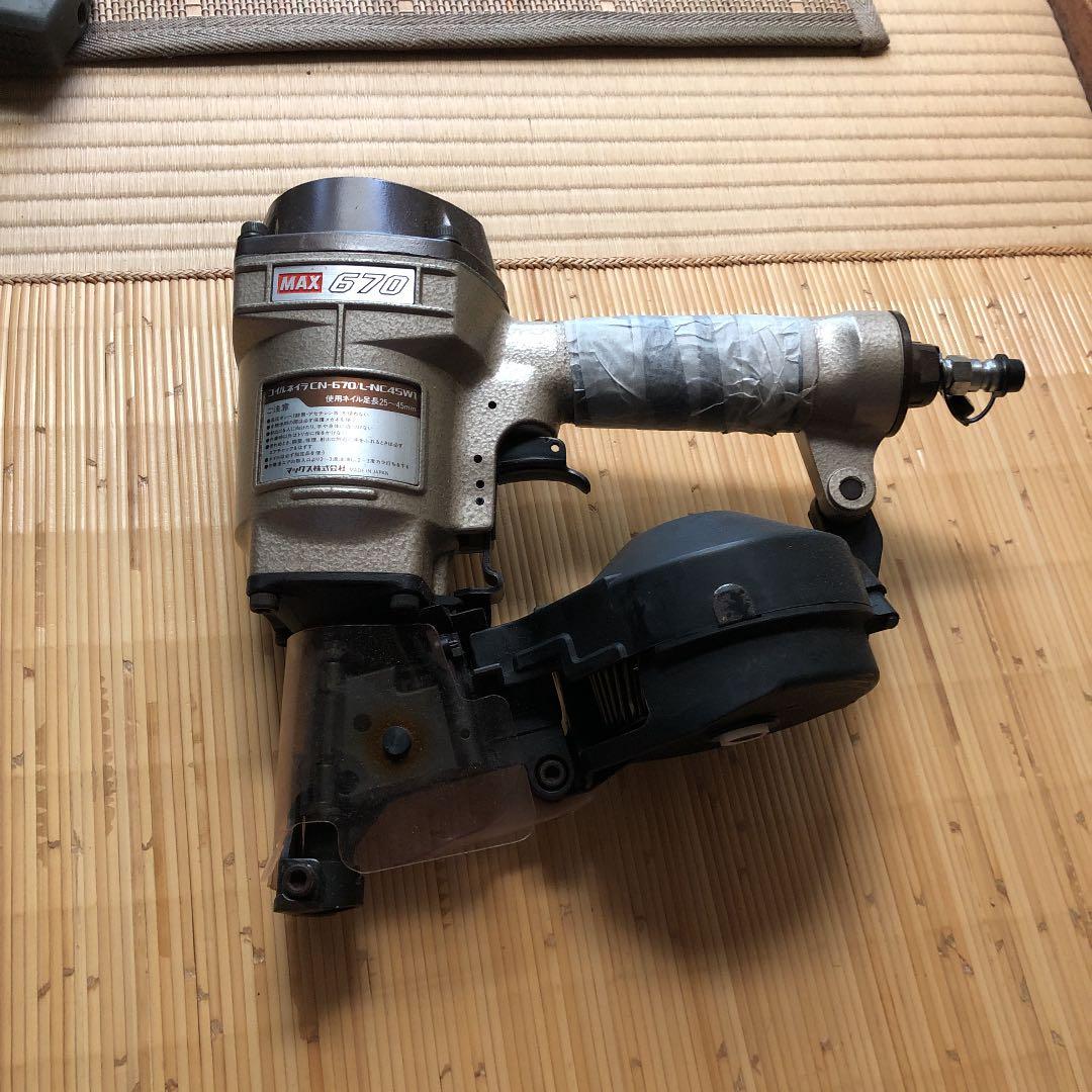 釘打ち機