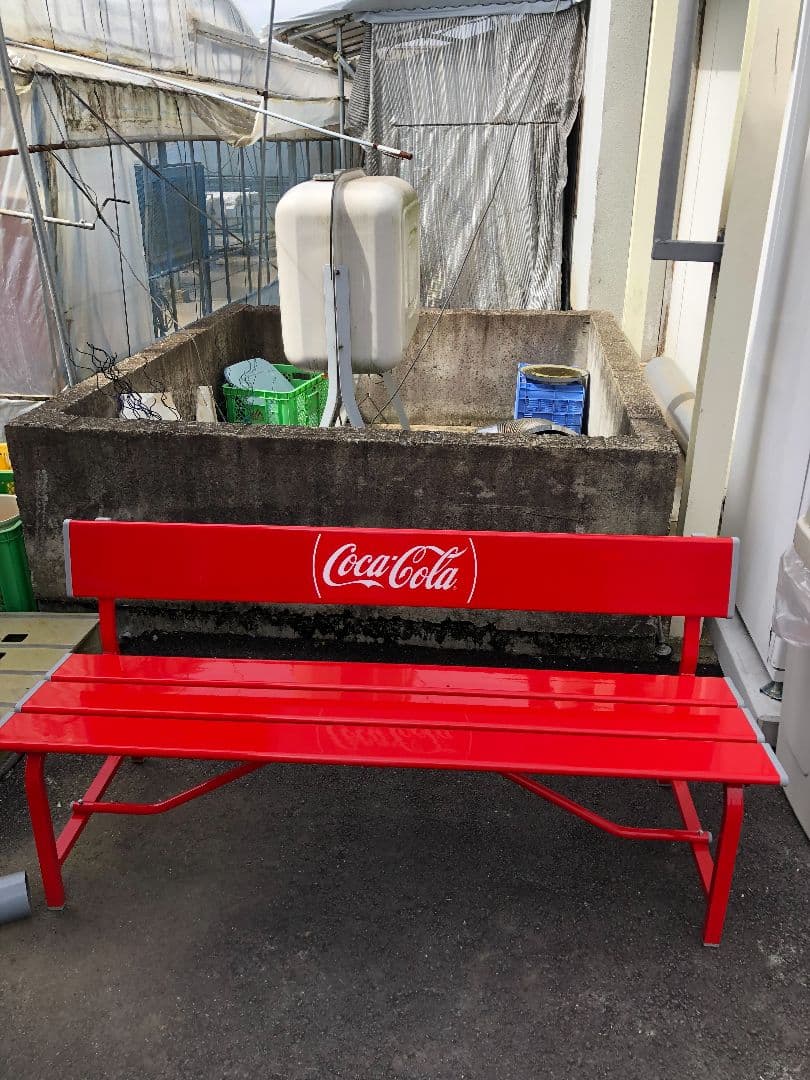 Coca-Cola ロゴ入り スチールベンチ