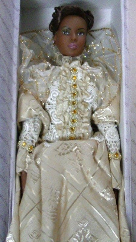 Esme＋Spectacular Historical Gown