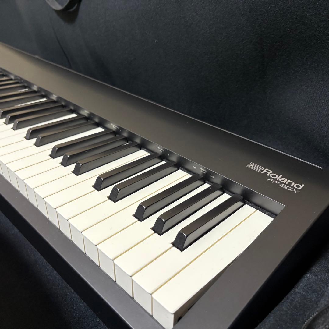 Roland FP-30X（ケース、カバー、ペダル、ヘッドフォン、譜面台付き）