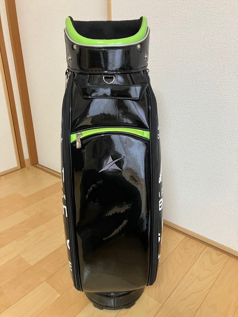 値下！ゴルフ　キャディバッグ　アクセル メンズ　エナメル系 AXEL