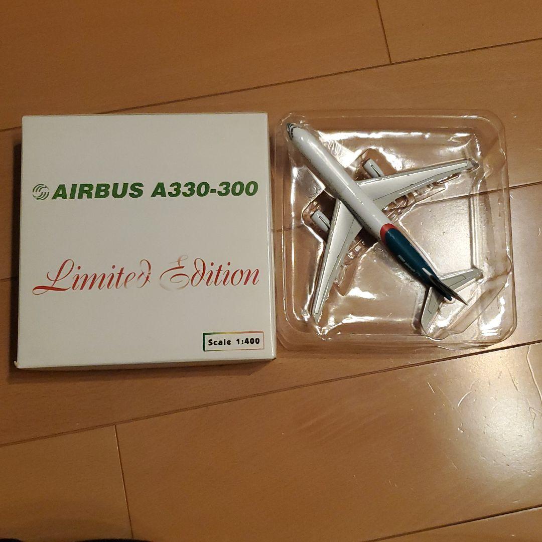 航空機・ヘリコプター CATHAY PACIFIC AIRBUS A-330-300