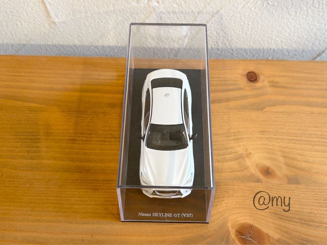 スカイライン GT V37 1/43 ミニカー