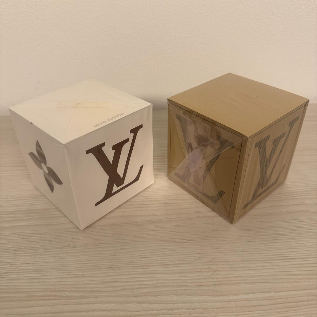 ルイヴィトン（LOUIS VUITTON）キューブ型メモ 2個セット（白・茶）