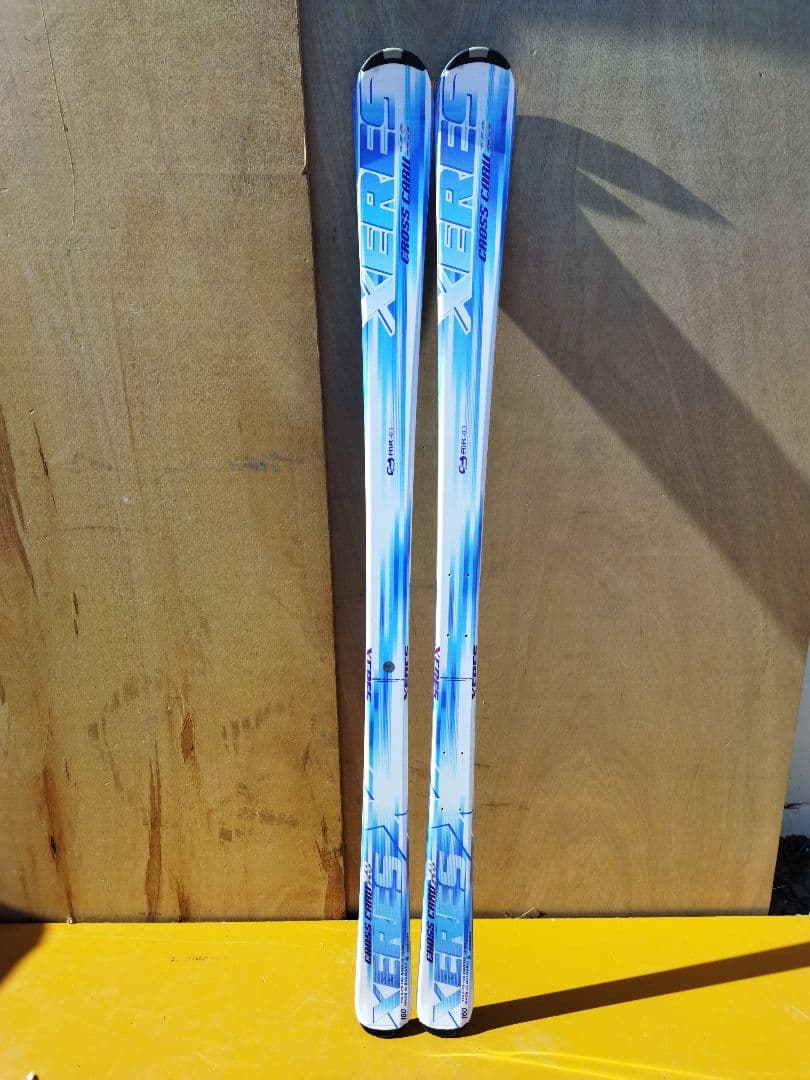 CROSS CARV X9 XERES スキー板　白　水色