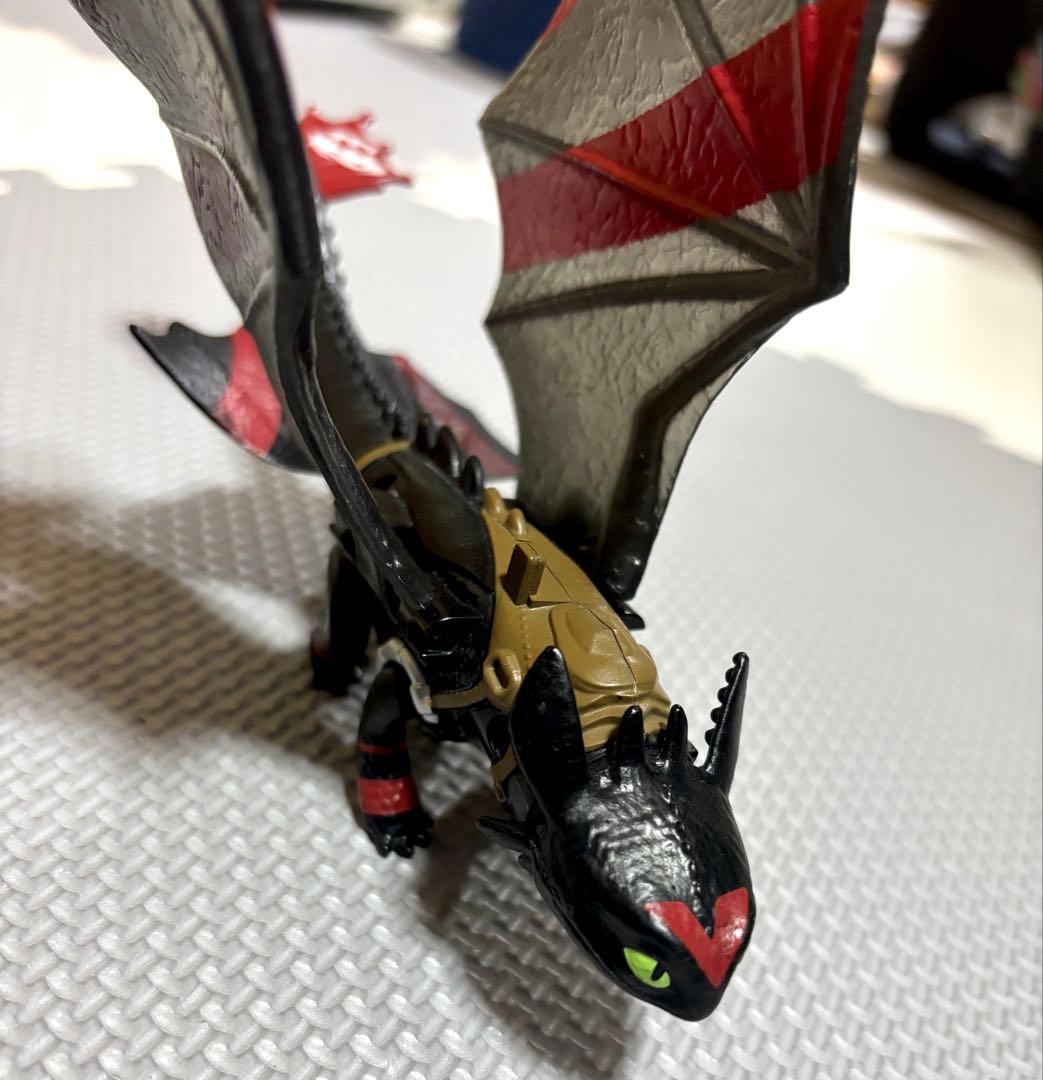 ヒックとドラゴン トゥース 可動式 希少 パワードラゴン フィギュア