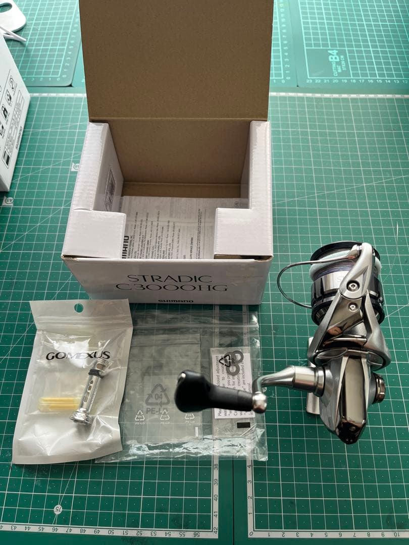 SHIMANO STRADIC19 C3000HG スピニングリール