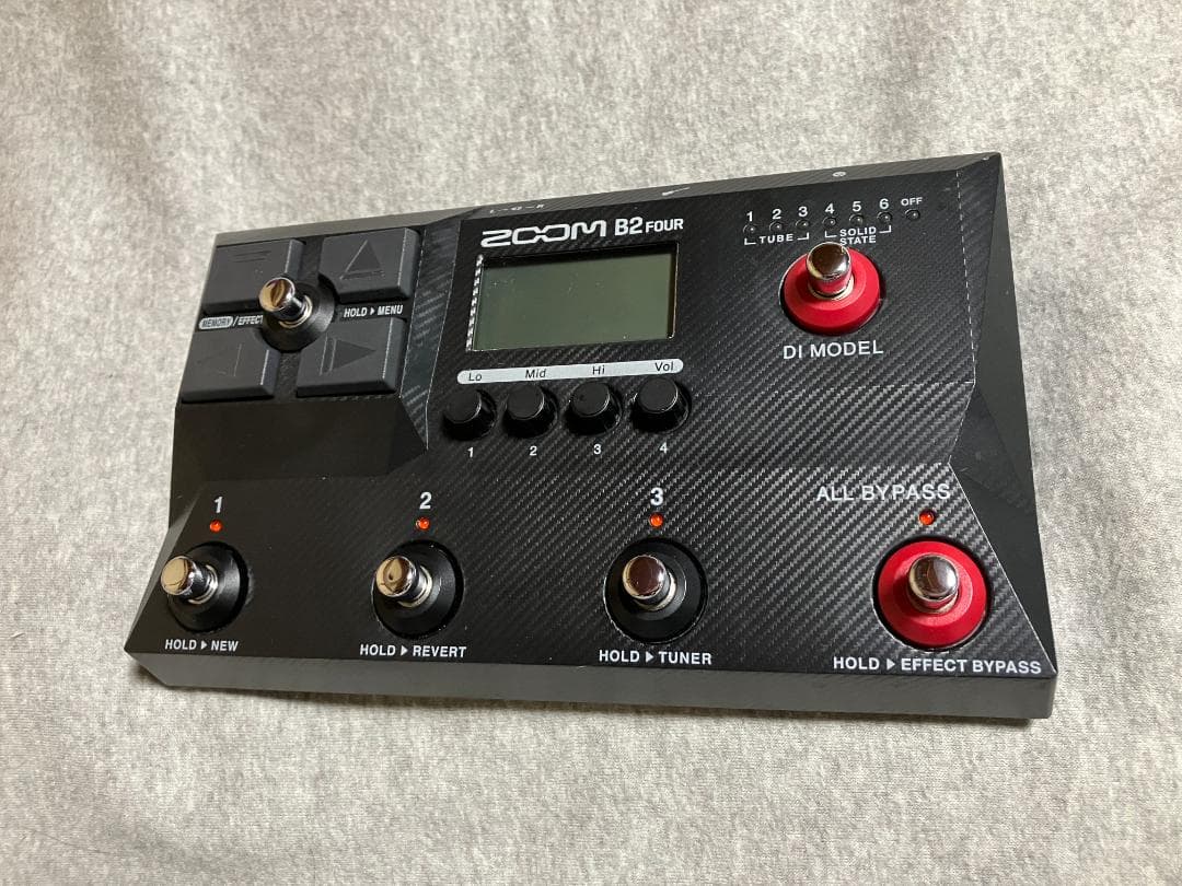 ZOOM B2 Four ベース用マルチエフェクター　価格交渉大歓迎