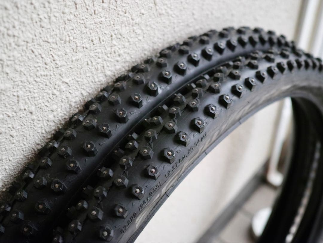 29×2.25 スパイクタイヤ前後セット シュワルベ アイススパイカープロ