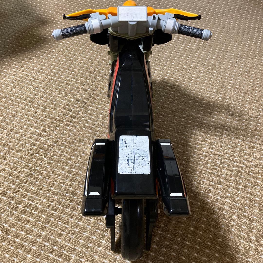 バンダイ 仮面ライダークウガ 乗用バイク ビートチェイサー2000 三輪車