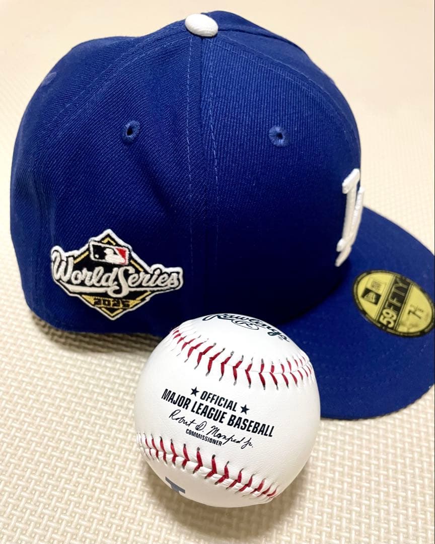 2025年ロサンゼルス・ドジャース 59FIFTY キャップ とボール