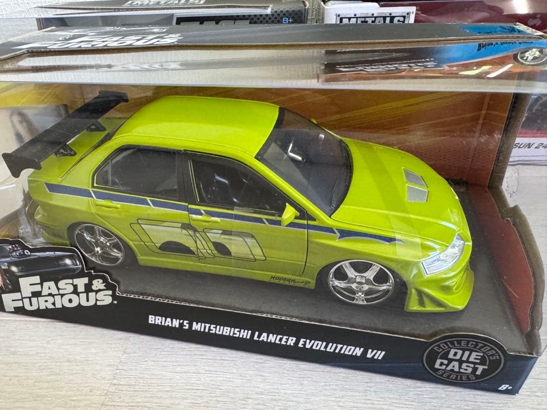 JADA TOYS 1/24 ミニカー4台セット。