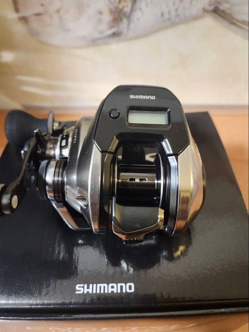 中古美品シマノ　18エンゲツプレミアム151PG