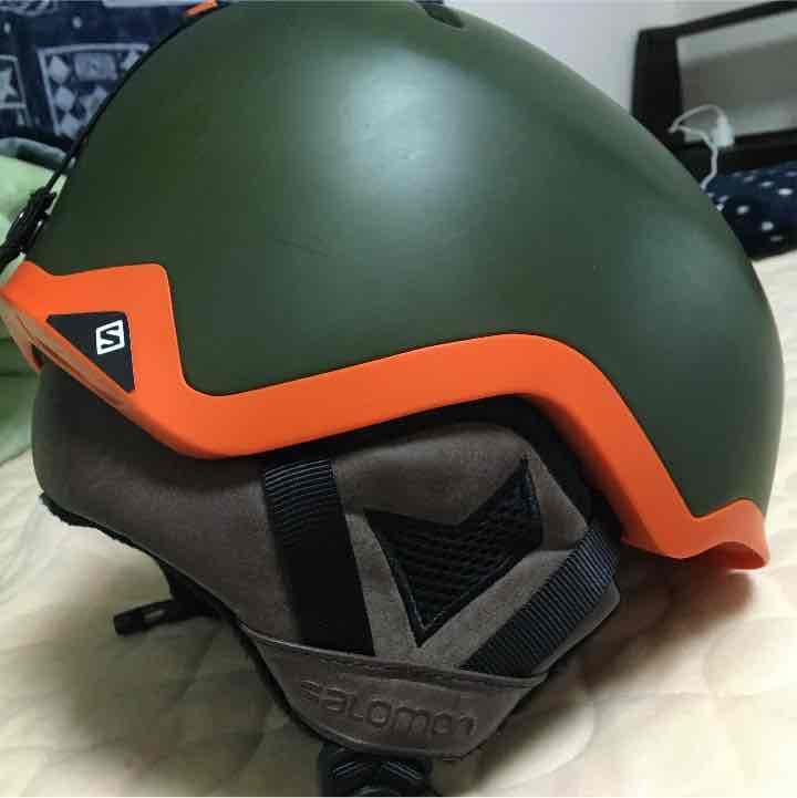 サロモン ヘルメット