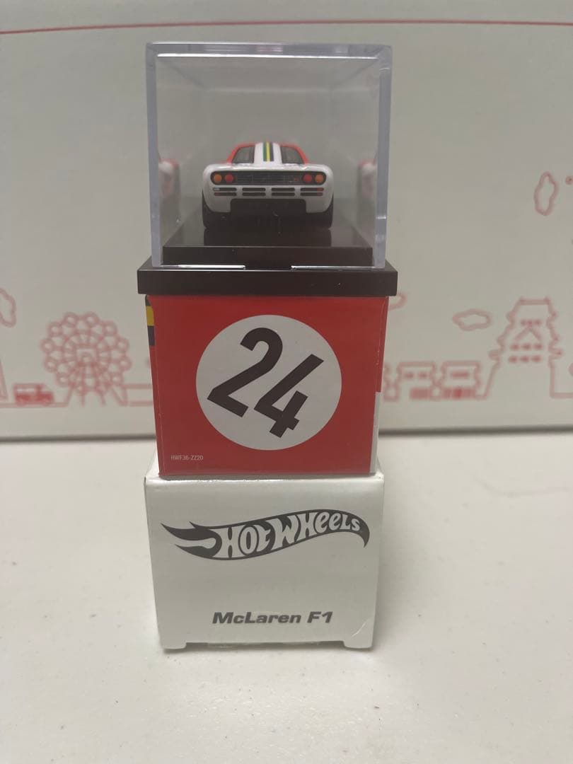 Hot Wheels McLaren F1 ミニカー 24