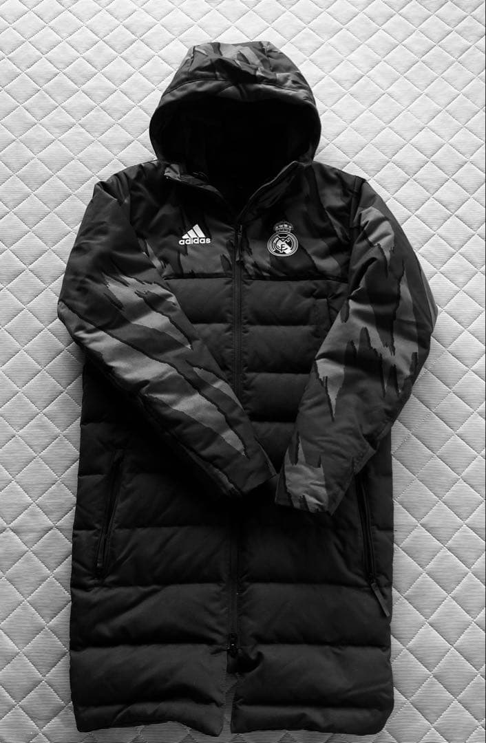 adidas アディダス　 レアル　マドリード ダウン　ジャケット　日本未発売品