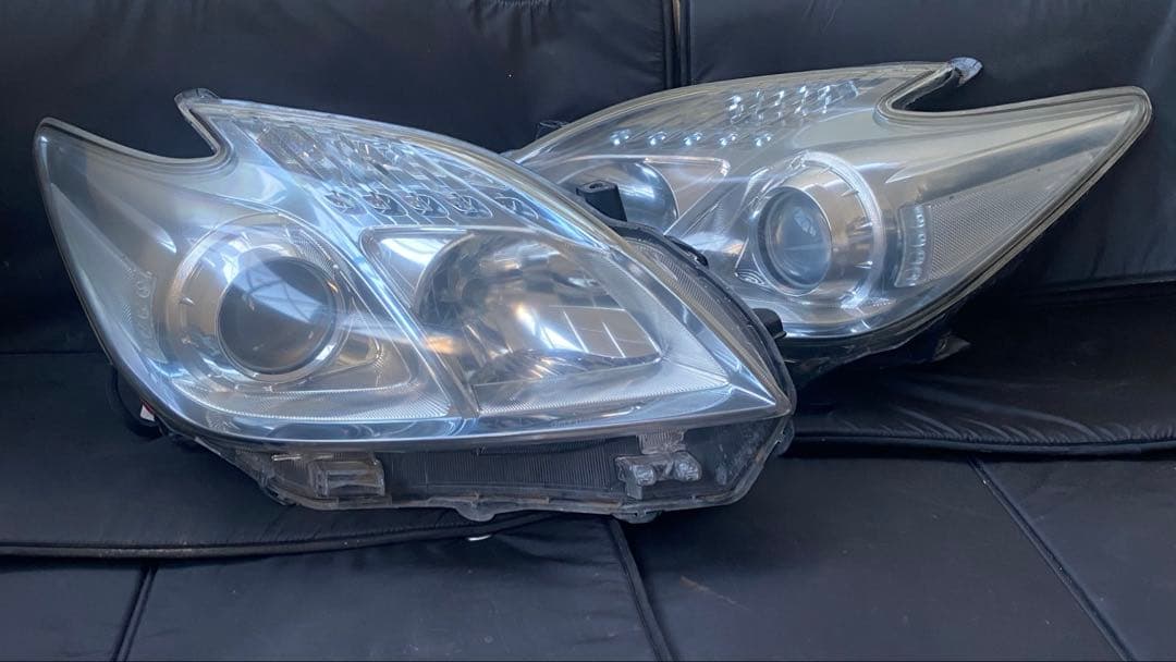 トヨタ プリウス ZVW30系 純正ヘッドライト 左右セット