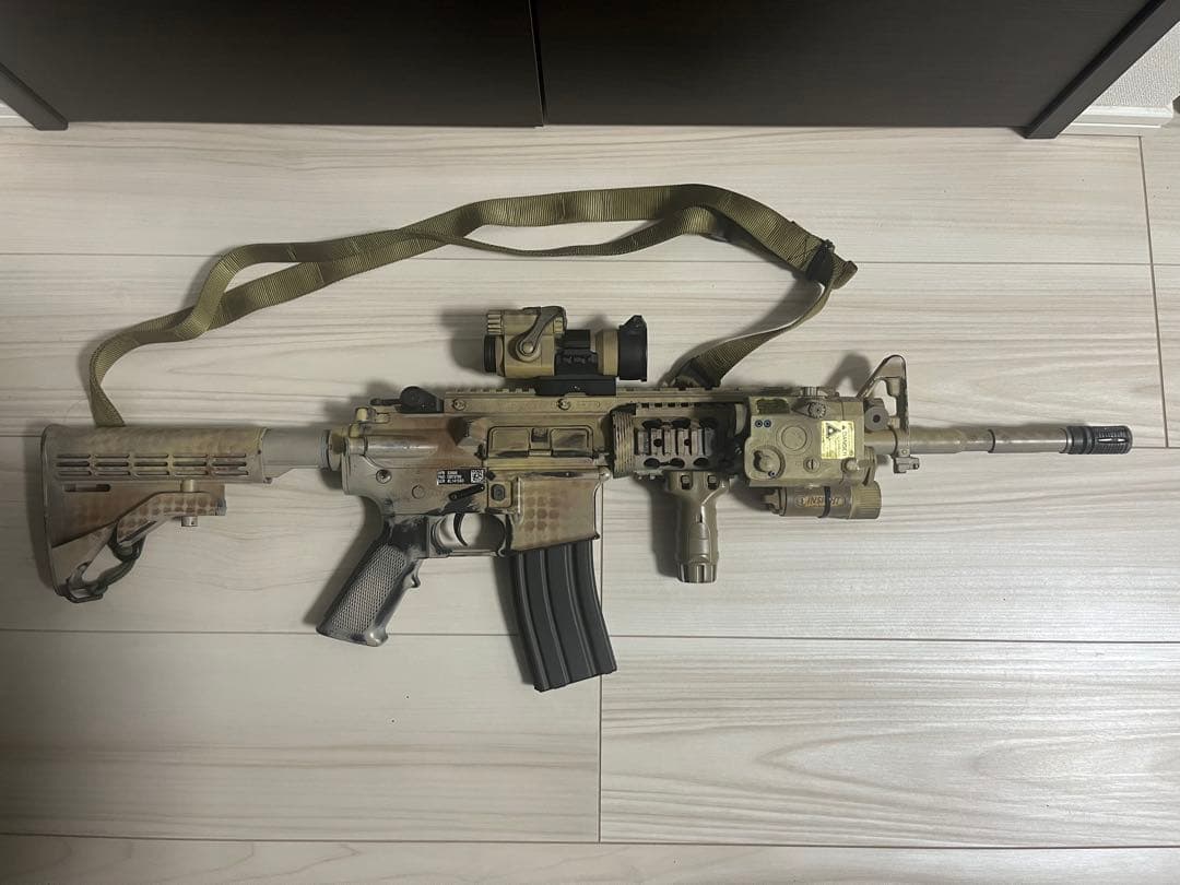 M4 カスタム 中古品　サバゲー　電動ガン　リポバッテリー　アサルトライフル
