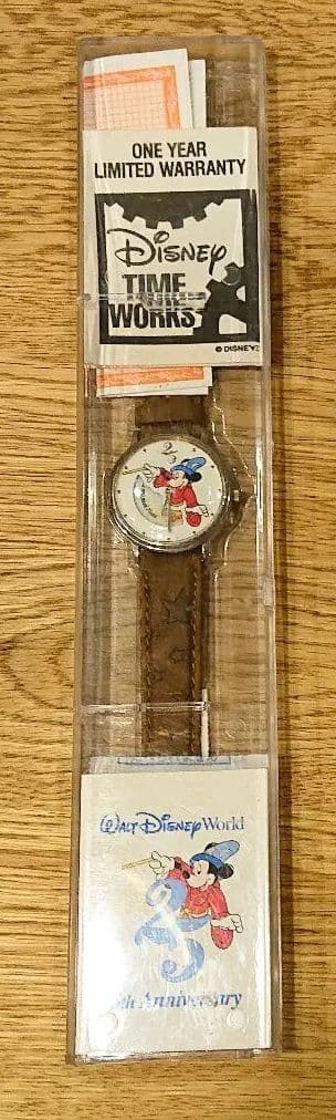 ウォルトディズニーワールド25周年記念 革製腕時計