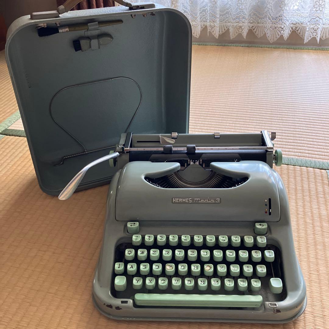 エルメスHermes Media 3 タイプライター